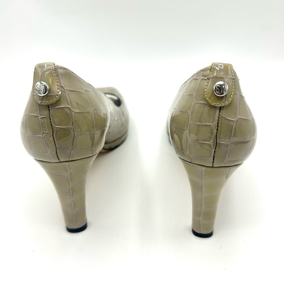 Stuart Weitzman Logoanna Pebble Sioux Crocodile Print Peep Toe Pumps - Picture 6 of 9